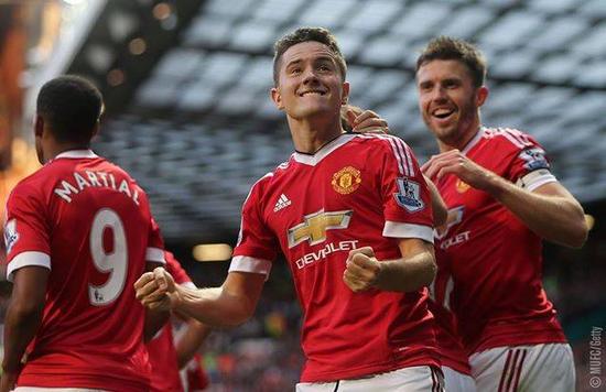 逐渐转向了 逐渐转向了